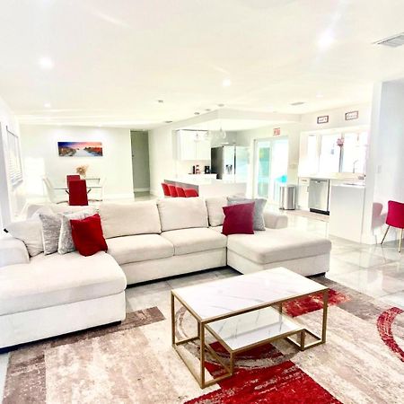 Luxurious & Modern Open Floor Plan Heated Pool Villa Hollywood Zewnętrze zdjęcie