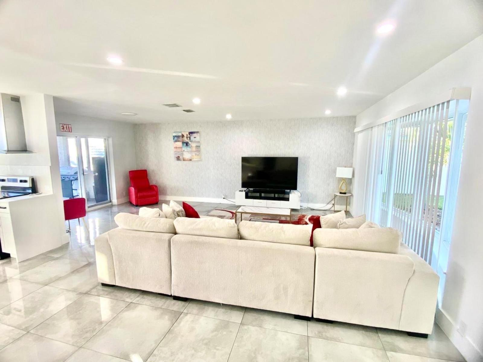 Luxurious & Modern Open Floor Plan Heated Pool Villa Hollywood Zewnętrze zdjęcie